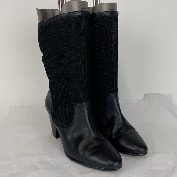 Rebecca Mikoff - Picture 2 of 13